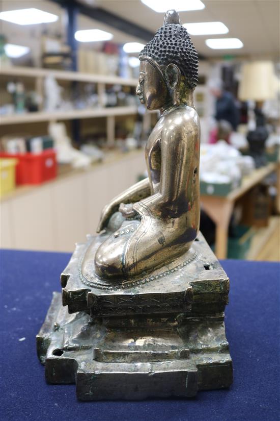 A Chinese bronze Buddha H.28cm